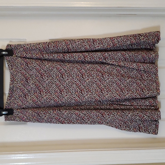 Skirt, black, red, yellow geometric pattern - Picture 1 of 6